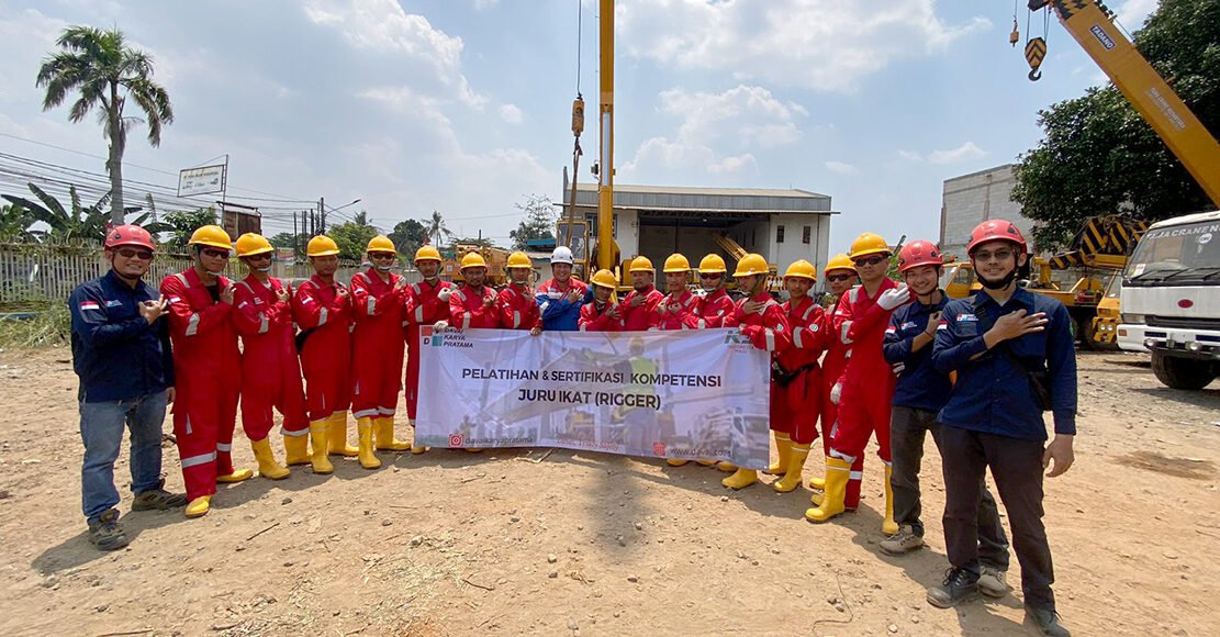 Featured foto artikel Pelatihan Juru Ikat Lepas Pantai untuk Antisipasi Semburan Beracun ke Lingkungan