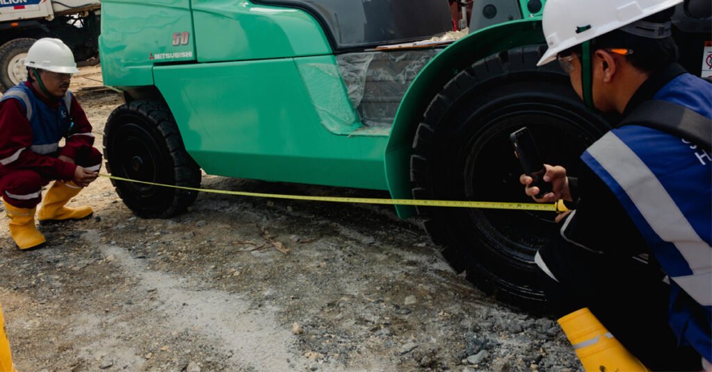 Foto isi pada artikel Fokus pada K3, Asiana Gandeng PT Davai Karya Pratama Uji Riksa Forklift pada Proyek RDF di davai.co.id